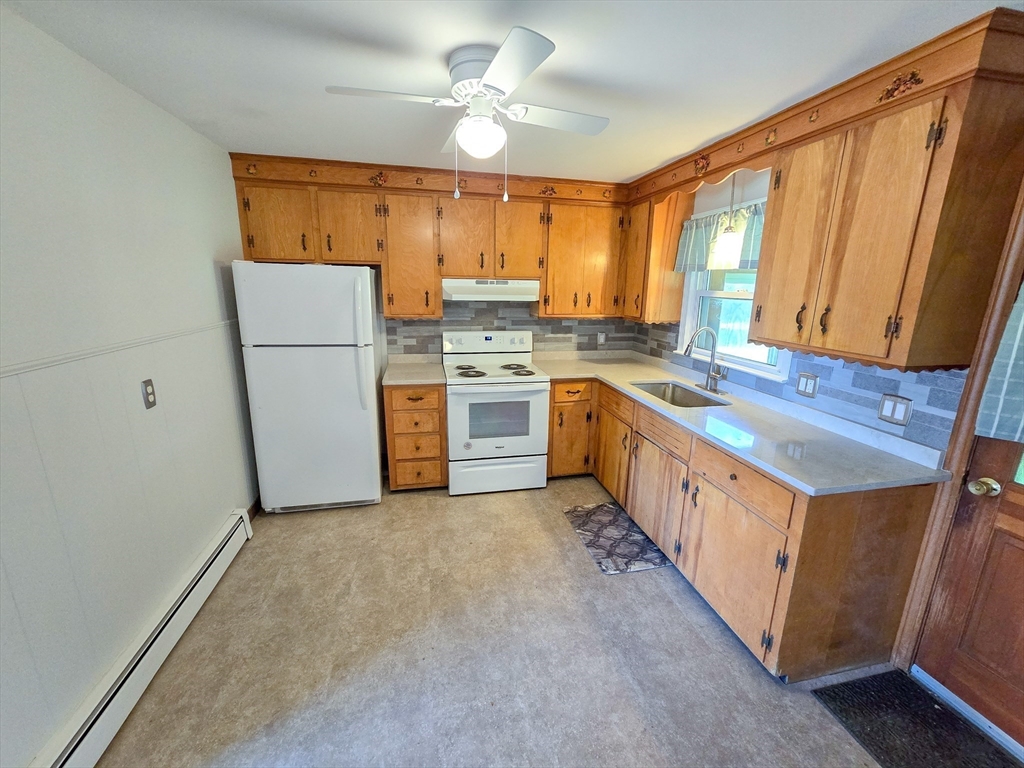 264 Dresser Hill Road Dudley, MA 01571 - Photo 6 of 21