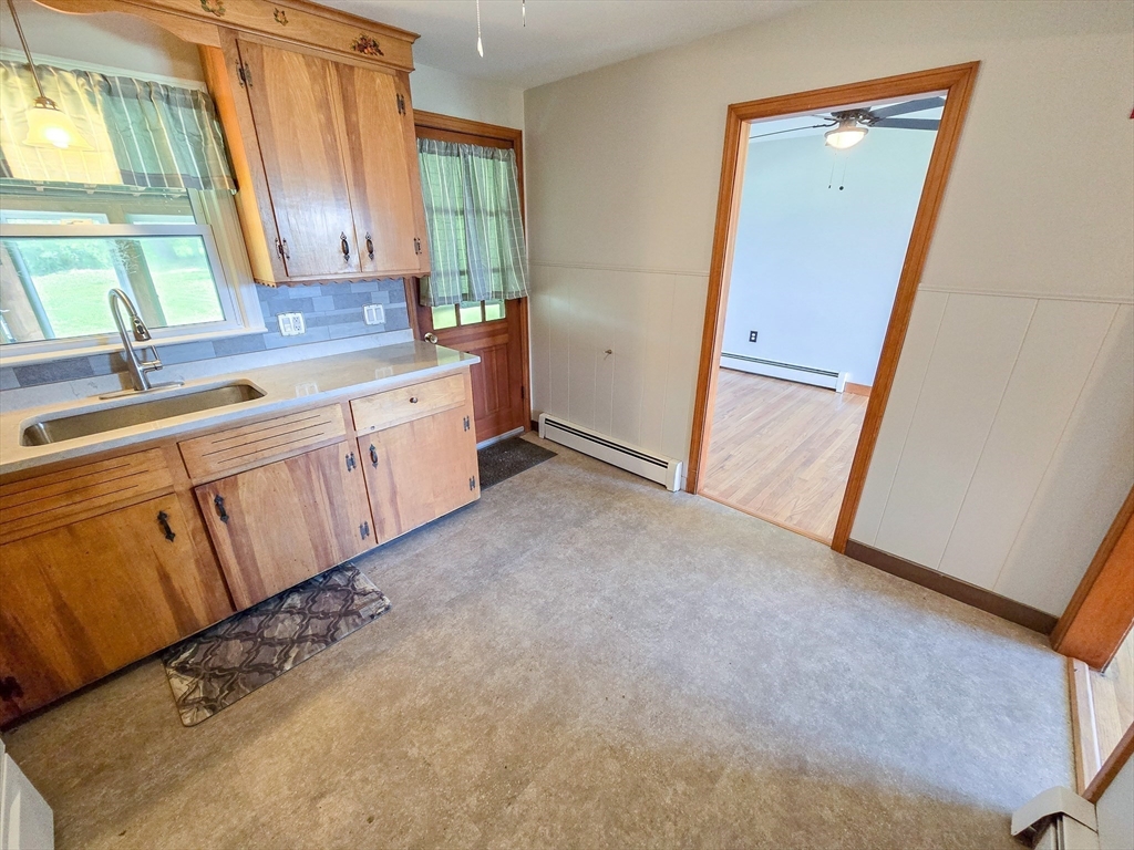 264 Dresser Hill Road Dudley, MA 01571 - Photo 7 of 21