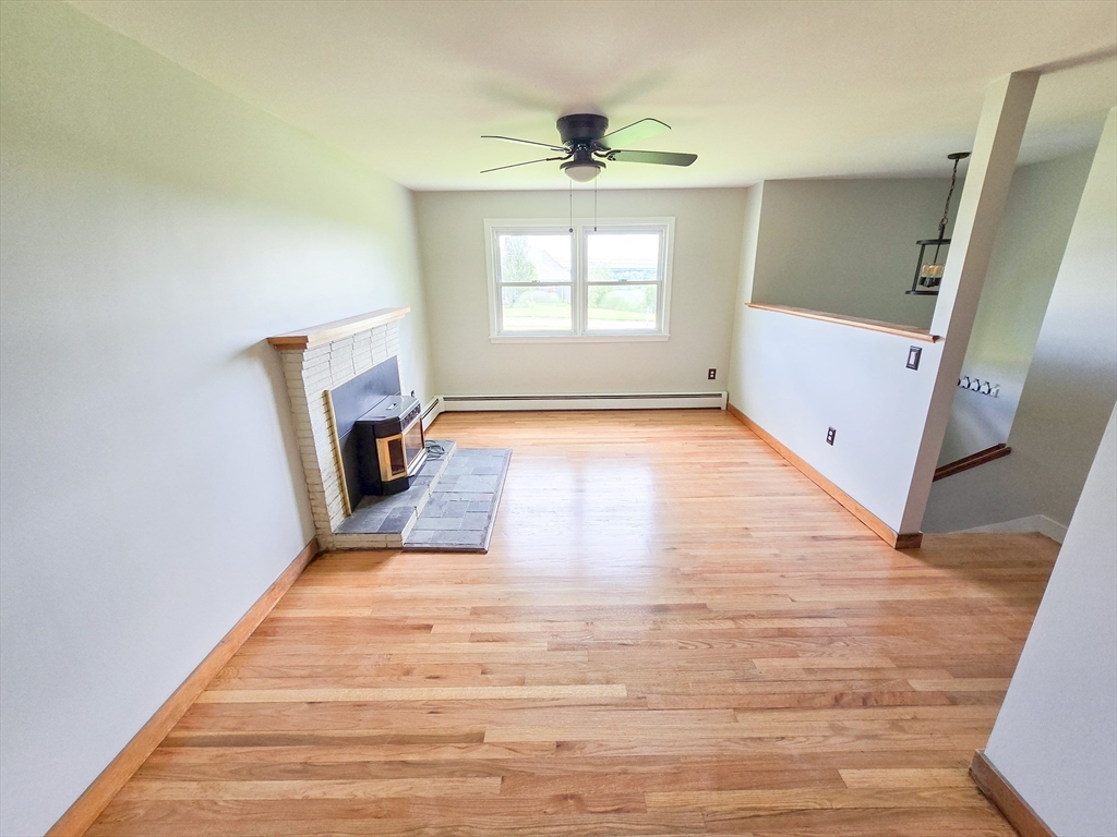 264 Dresser Hill Road Dudley, MA 01571 - Photo 8 of 21