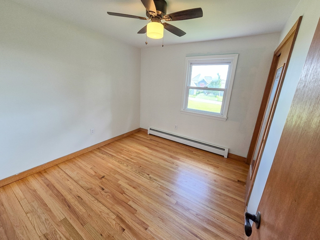 264 Dresser Hill Road Dudley, MA 01571 - Photo 9 of 21