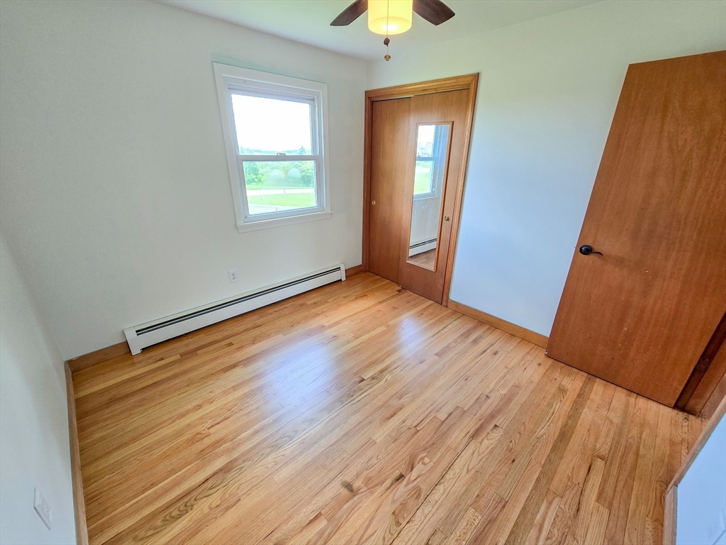 264 Dresser Hill Road Dudley, MA 01571 - Photo 10 of 21