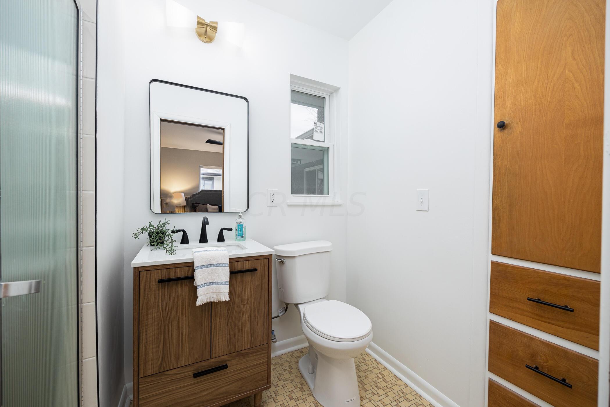 2864 Castlewood Road Columbus, OH 43209 - Photo 16 of 45 Full Bath 1