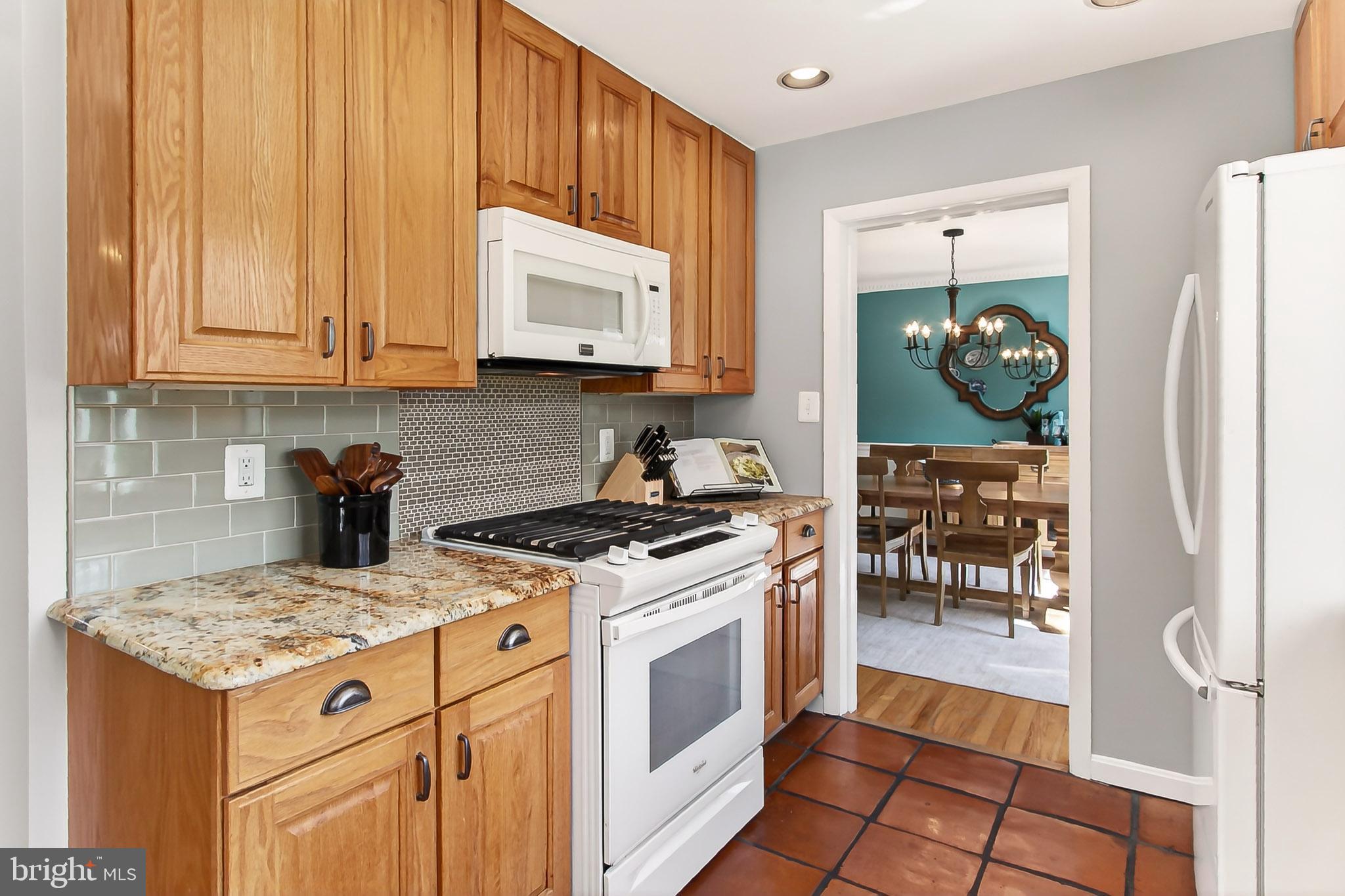 6621 Kerns Road Falls Church, VA 22042 - Photo 12 of 59 Kitchen with granite counters