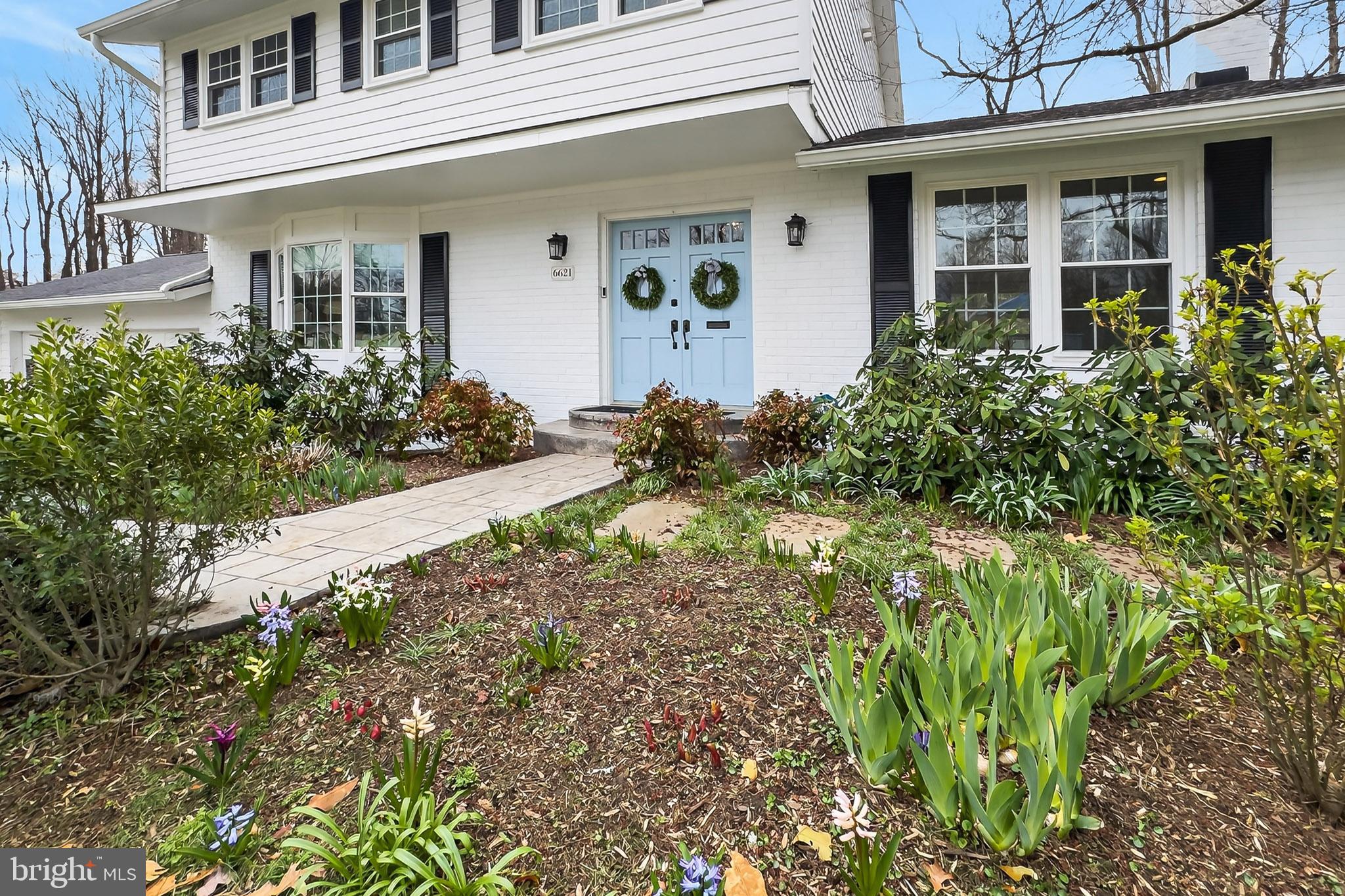 6621 Kerns Road Falls Church, VA 22042 - Photo 3 of 59 Lots of curb appeal