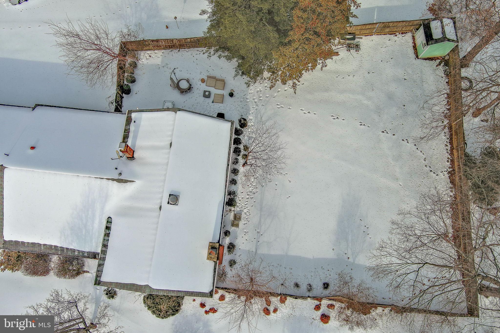 2849 Hideaway Road Fairfax, VA 22031 - Photo 40 of 45 a bathroom with a bathtub and shower