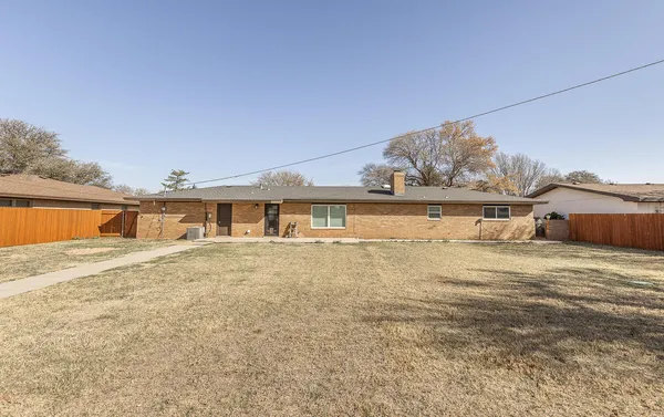 $308,000 | 1304 8th Street, Shallowater, TX 79363