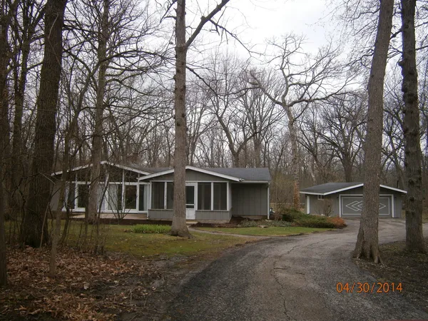 $3,495 | 471 South St Marys Road, Libertyville, IL 60048
