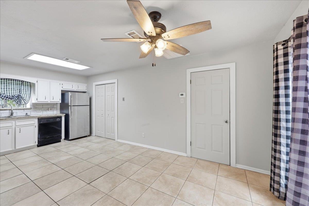 1780 Rafes Way Beaumont, TX 77706 - Photo 8 of 32