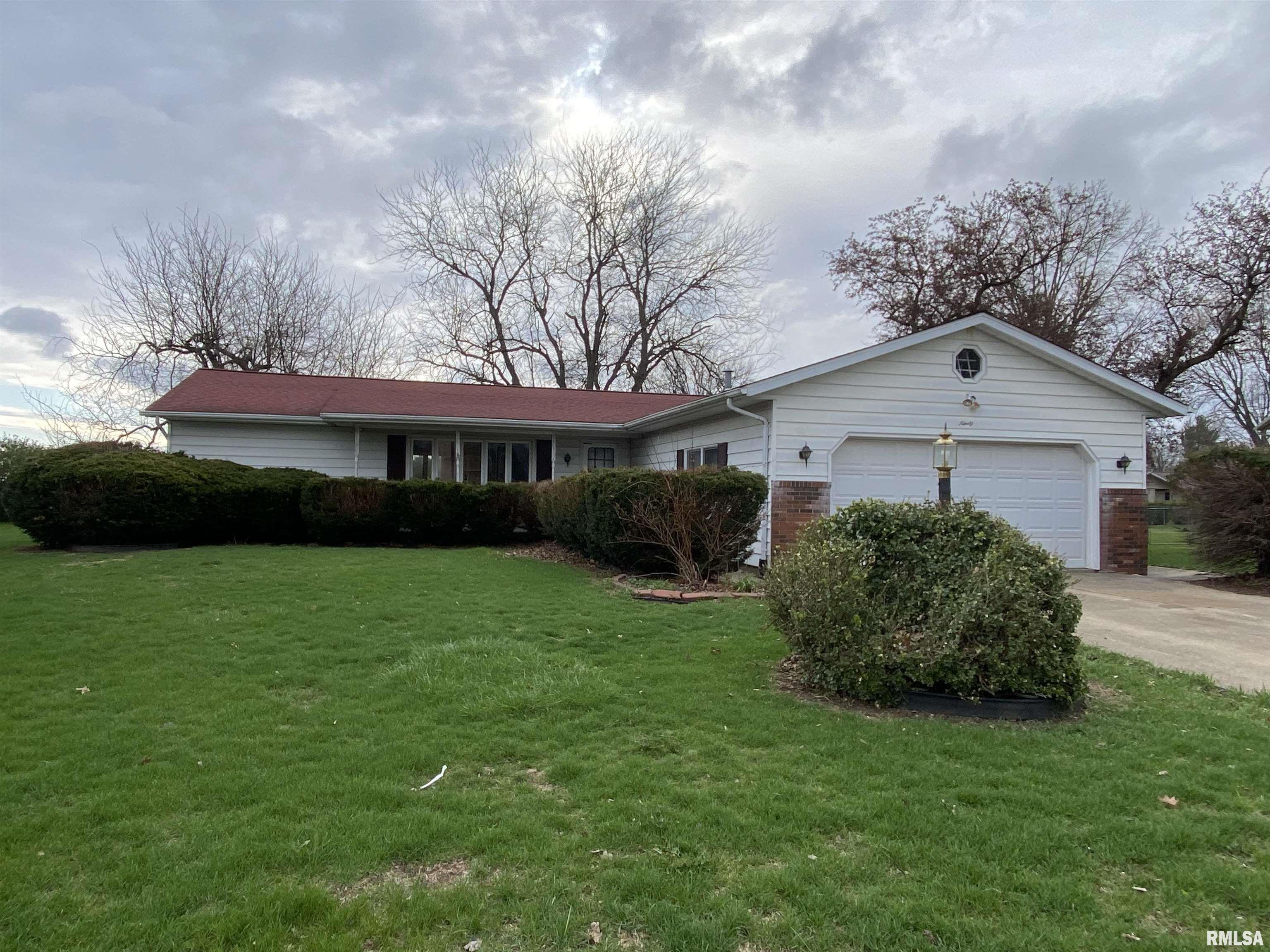 90 Banyan Drive Canton, IL 61520 - Photo 1 of 32