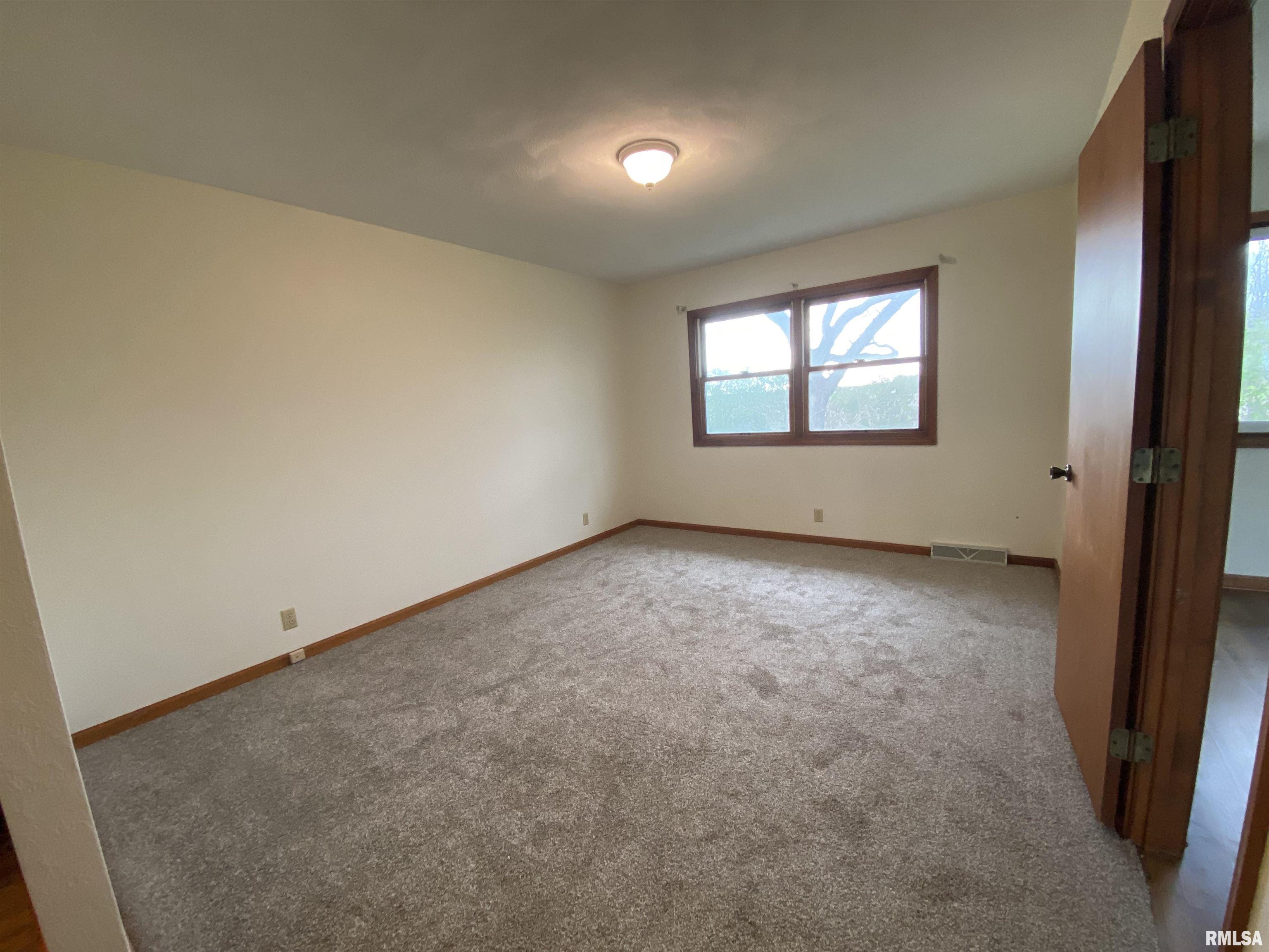 90 Banyan Drive Canton, IL 61520 - Photo 12 of 32