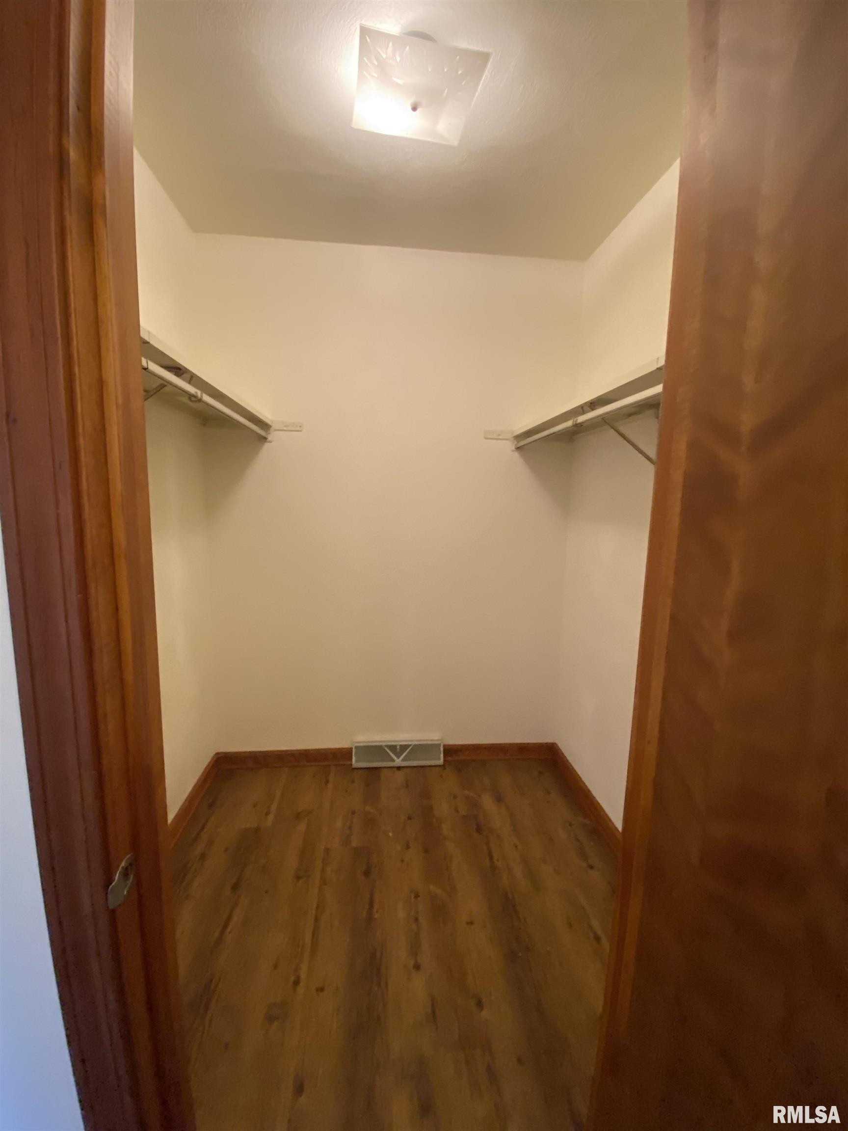 90 Banyan Drive Canton, IL 61520 - Photo 16 of 32