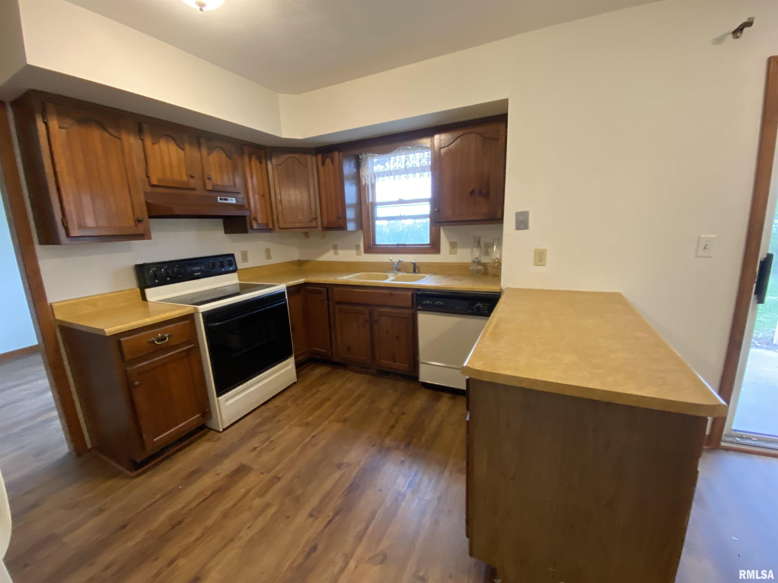 90 Banyan Drive Canton, IL 61520 - Photo 22 of 32