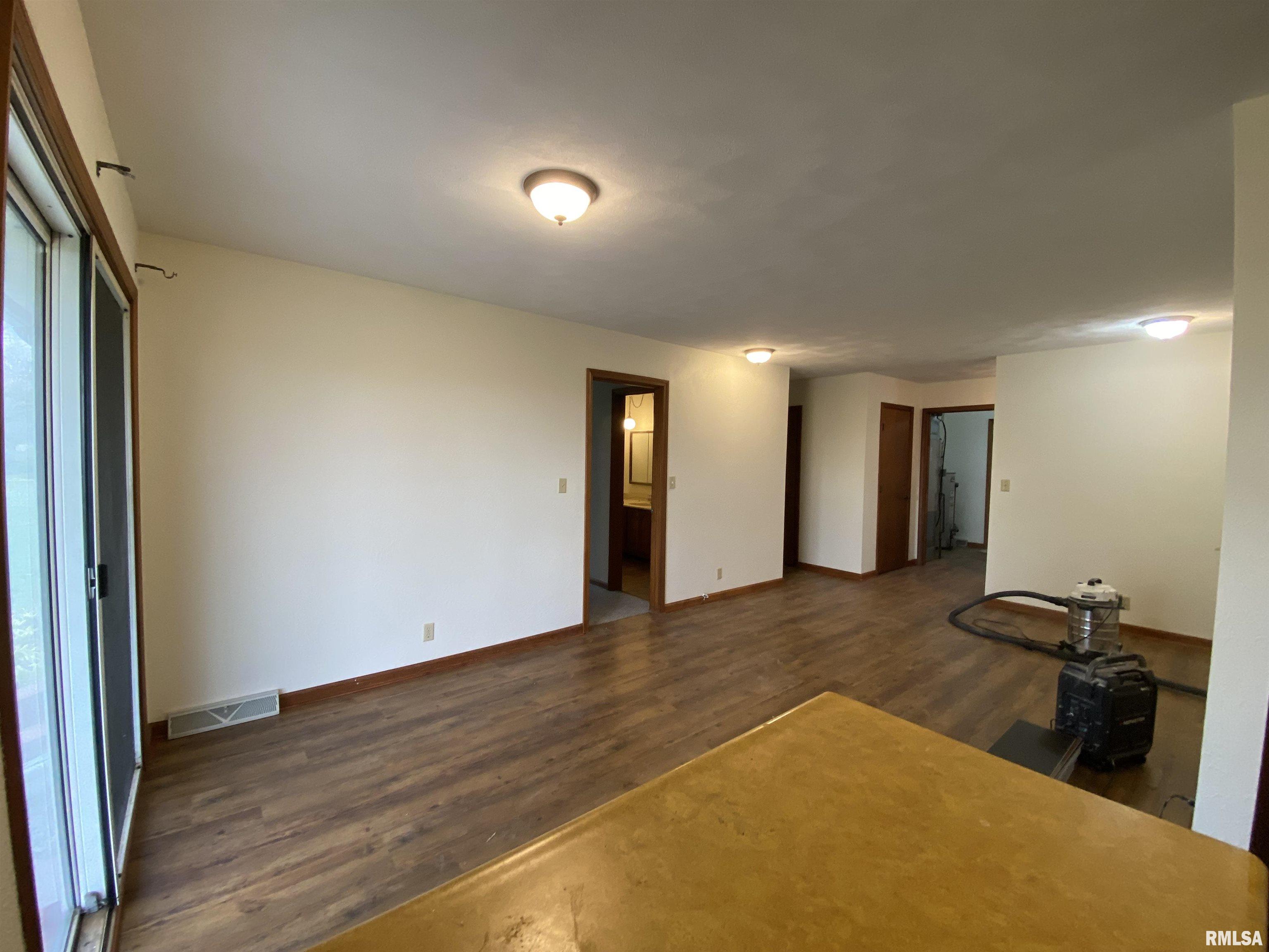 90 Banyan Drive Canton, IL 61520 - Photo 24 of 32
