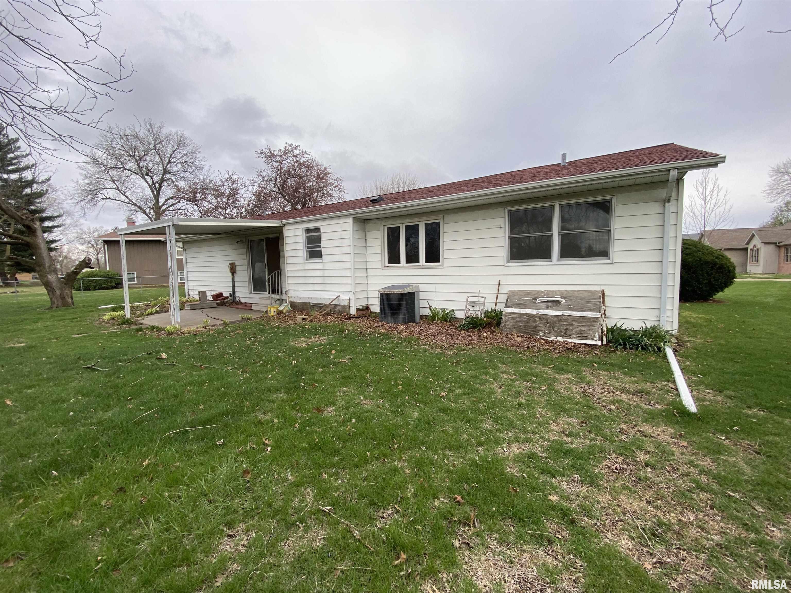 90 Banyan Drive Canton, IL 61520 - Photo 3 of 32