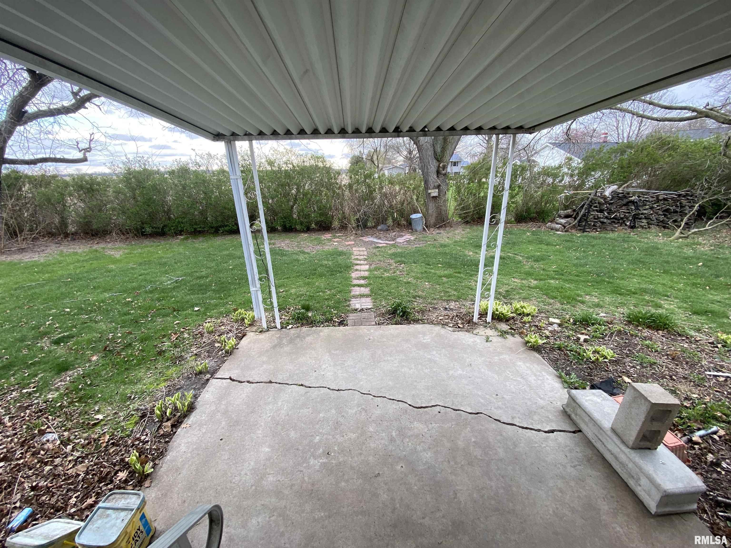 90 Banyan Drive Canton, IL 61520 - Photo 5 of 32