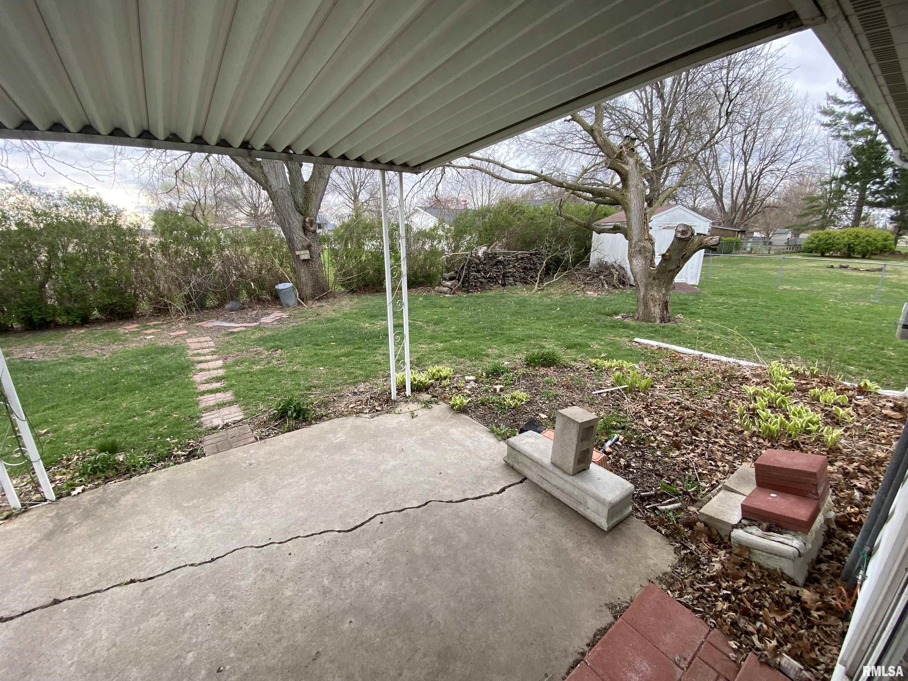 90 Banyan Drive Canton, IL 61520 - Photo 6 of 32