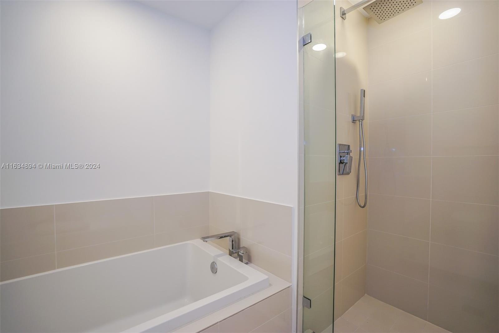 55 Southwest 9th Street, Unit 2108 Miami, FL 33130 - Photo 12 of 33