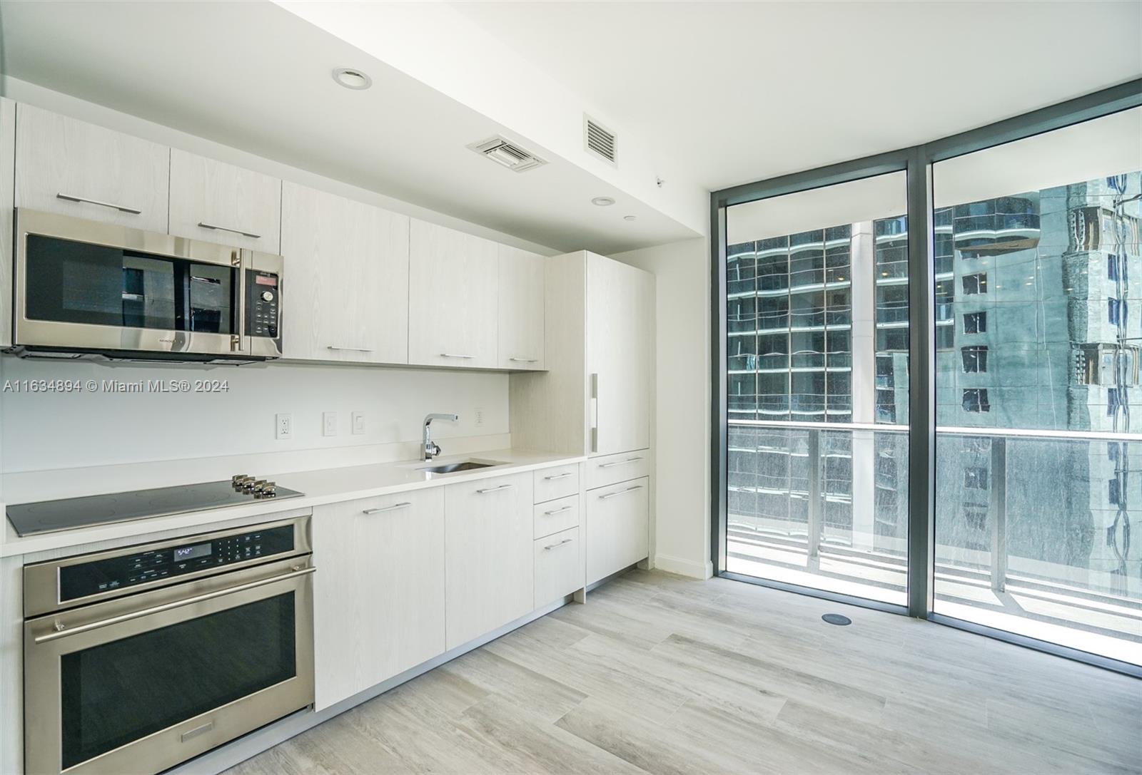 55 Southwest 9th Street, Unit 2108 Miami, FL 33130 - Photo 7 of 33