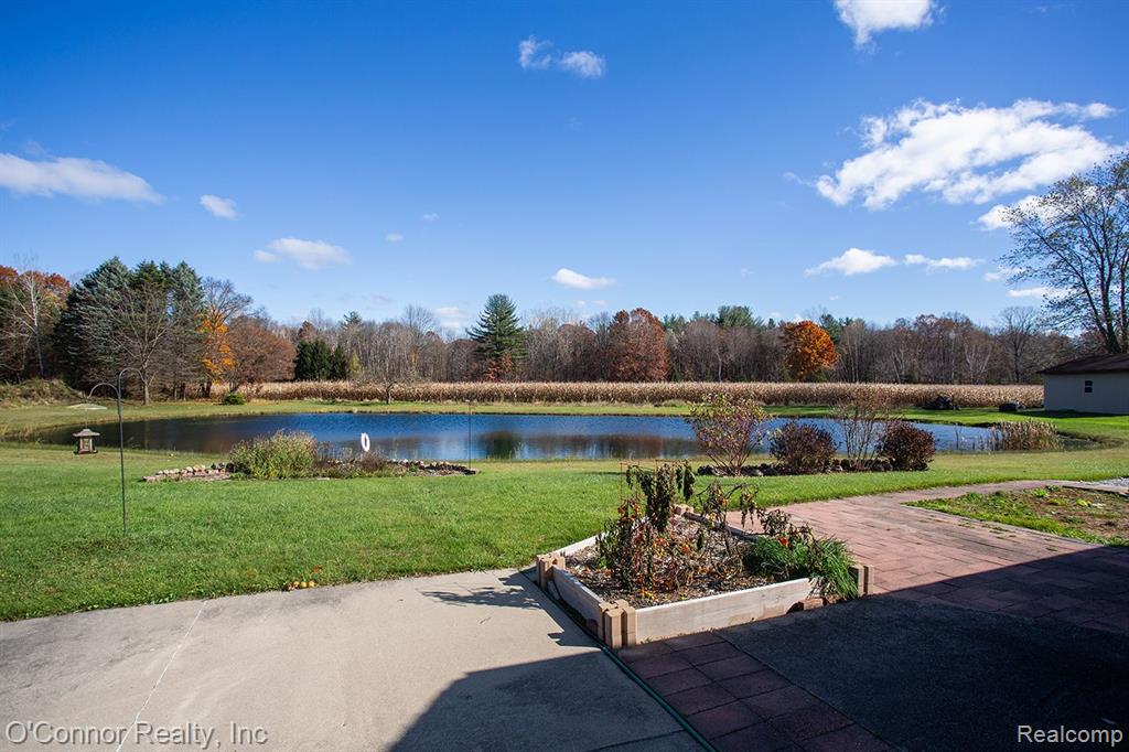 1905 Bauman Road Columbus, MI 48063 - Photo 21 of 32