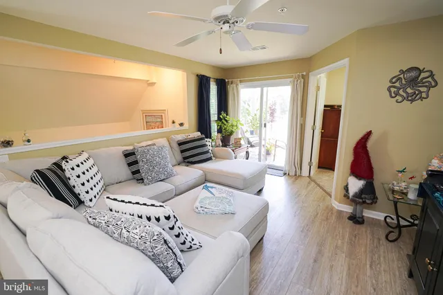 $299,900 | 11421 Manklin Creek Road, Unit 4, Berlin, MD 21811