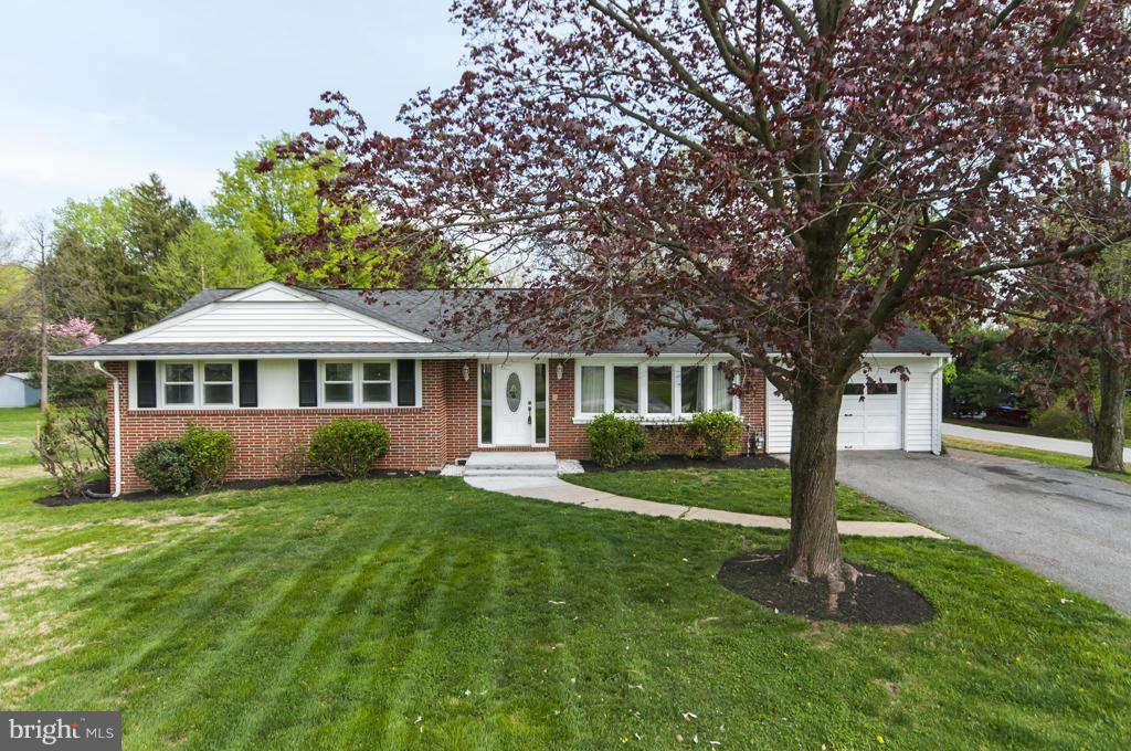 8411 High Ridge Road Ellicott City, MD 21043 - Photo 1 of 30 Exterior (Front)