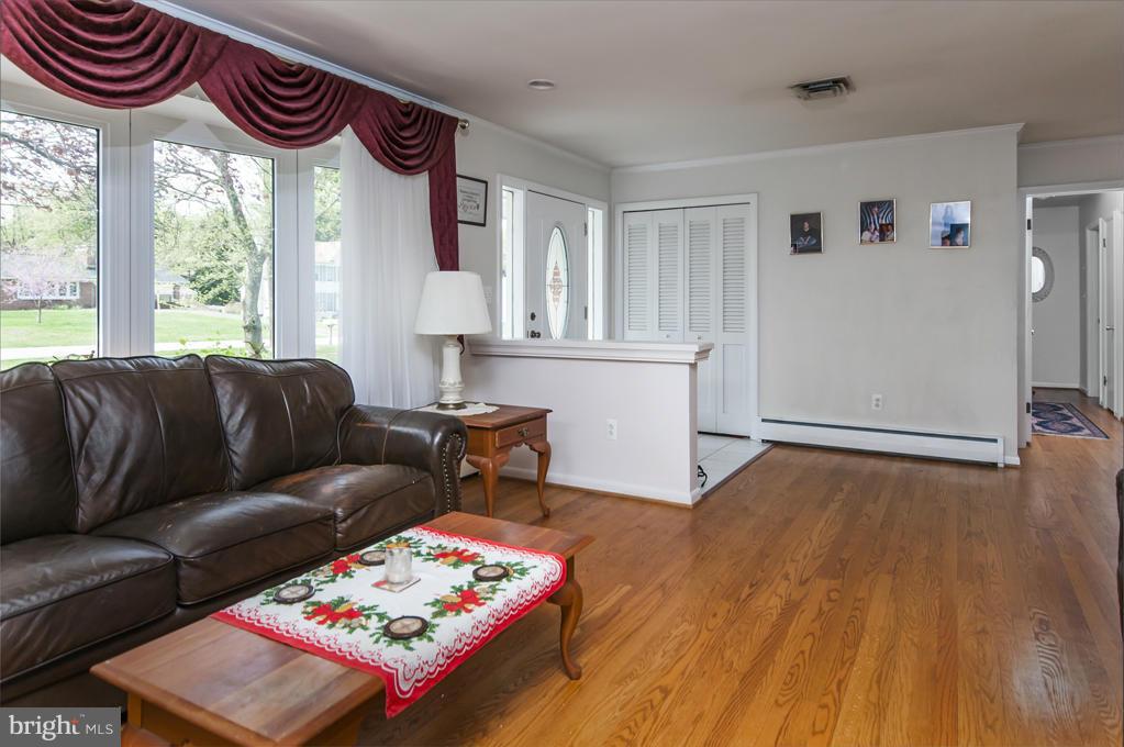 8411 High Ridge Road Ellicott City, MD 21043 - Photo 2 of 30 Living Room