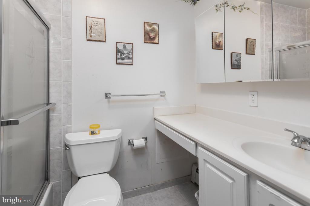 8411 High Ridge Road Ellicott City, MD 21043 - Photo 19 of 30 Bath