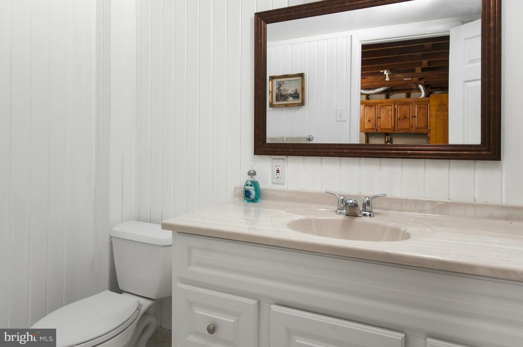 8411 High Ridge Road Ellicott City, MD 21043 - Photo 20 of 30 Bath