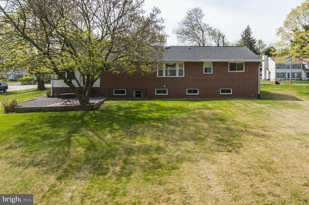 8411 High Ridge Road Ellicott City, MD 21043 - Photo 27 of 30 Exterior (Rear)