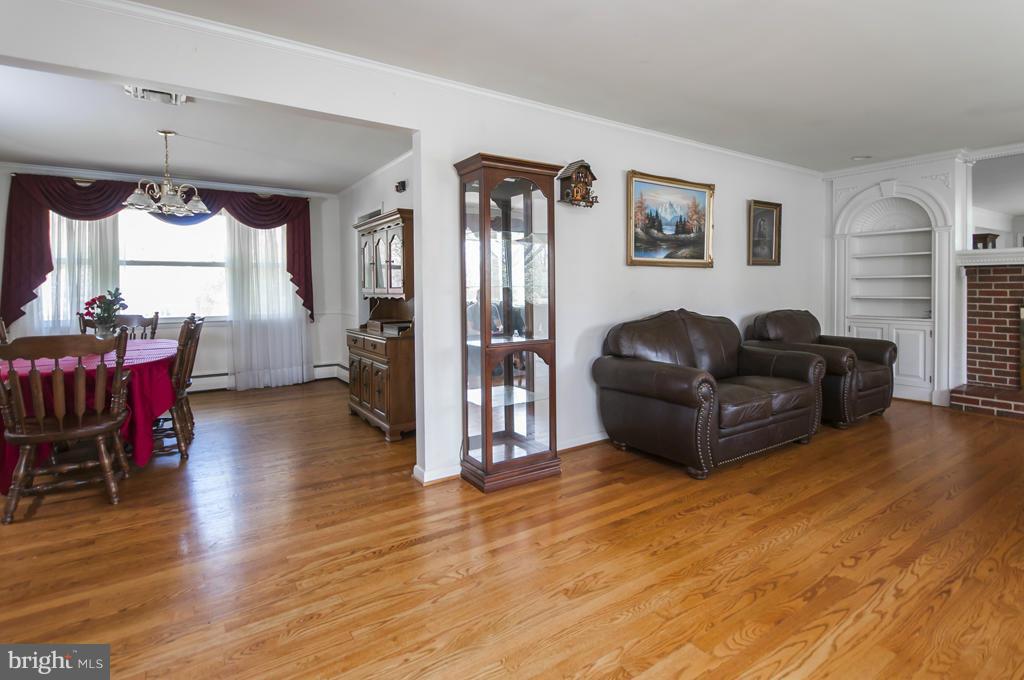 8411 High Ridge Road Ellicott City, MD 21043 - Photo 5 of 30 Interior (General)