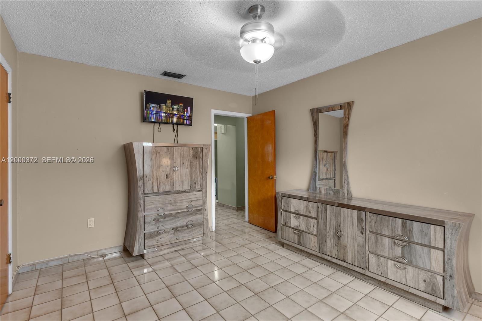 6770 Southwest 15th Street Miami, FL 33144 - Photo 19 of 36