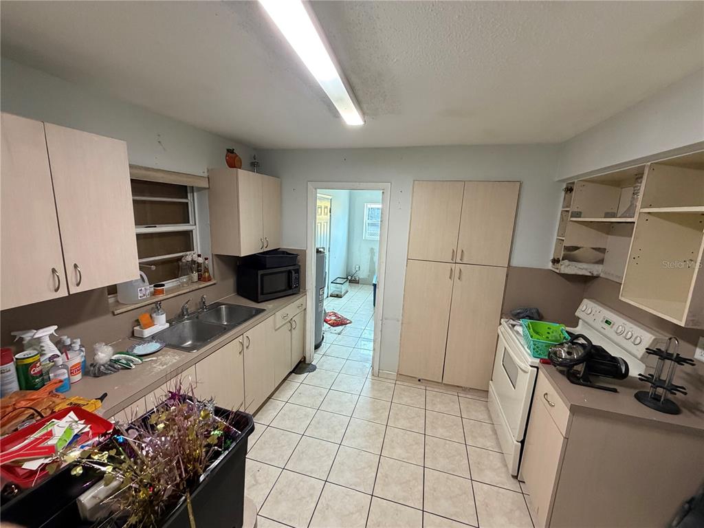 14905 Southwest 304th Terrace Homestead, FL 33033 - Photo 5 of 29