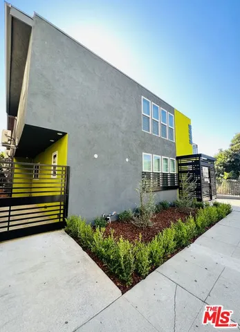 $1,850 | 6244 De Longpre Avenue, Unit 10, Los Angeles, CA 90028