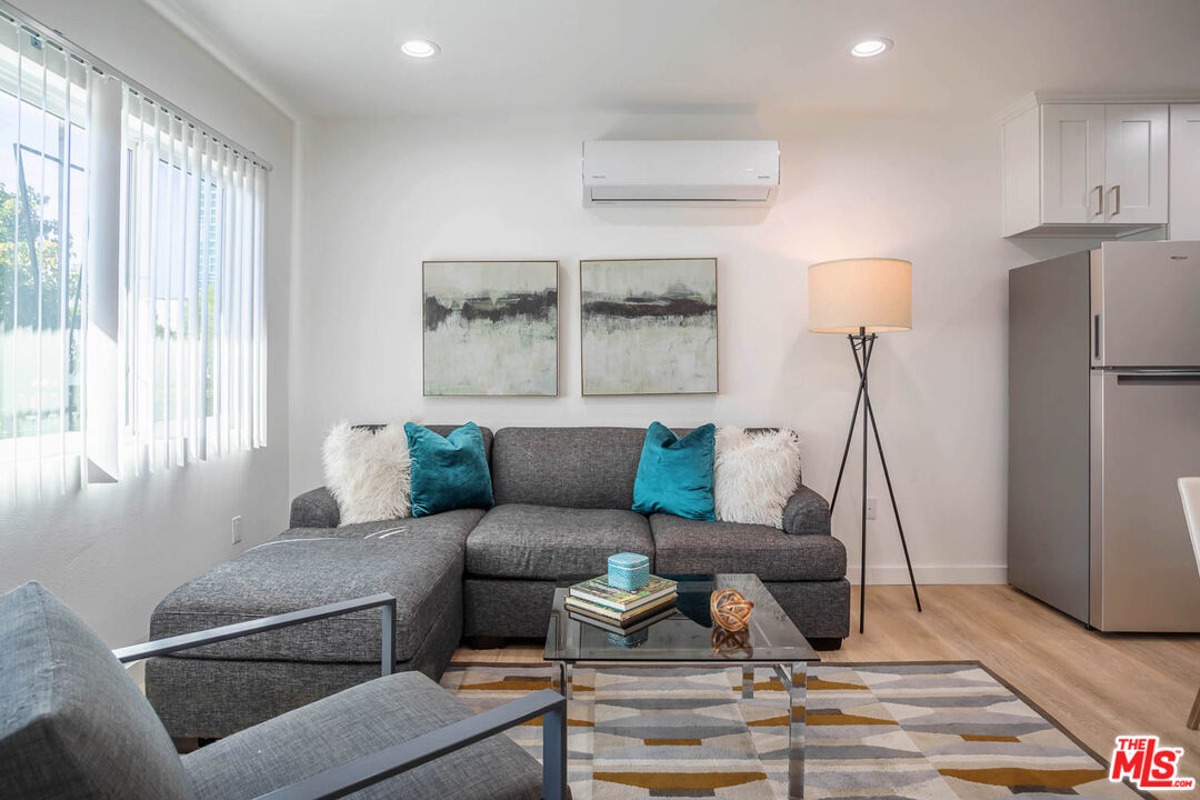 6244 De Longpre Avenue, Unit 10 Los Angeles, CA 90028 - Photo 12 of 24