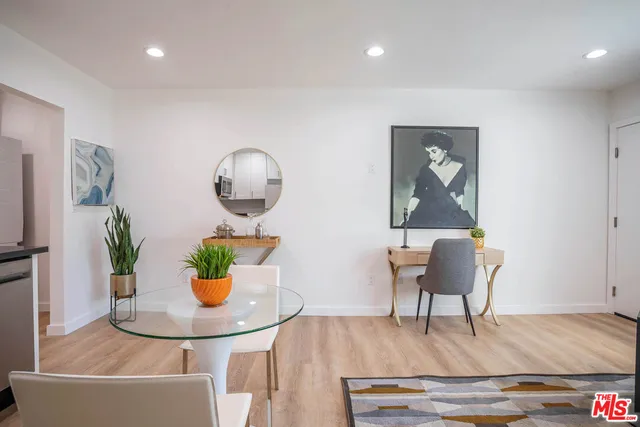 $1,850 | 6244 De Longpre Avenue, Unit 10, Los Angeles, CA 90028
