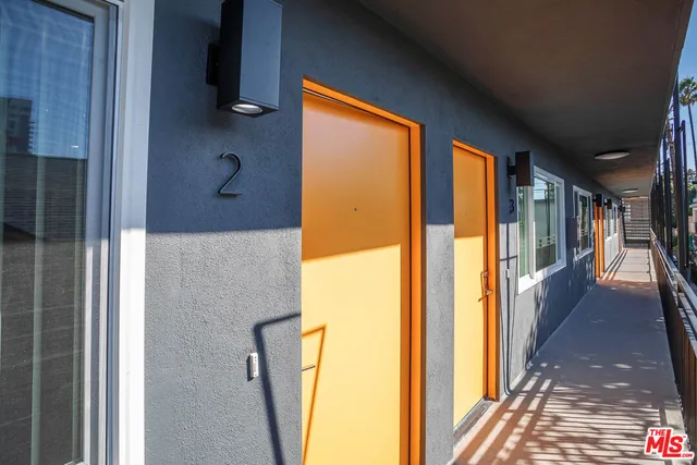 $1,850 | 6244 De Longpre Avenue, Unit 10, Los Angeles, CA 90028