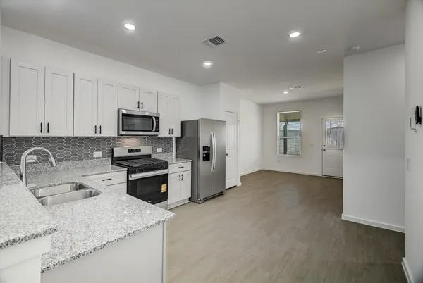 $2,300 | 519 Louis Lane, Baytown, TX 77523
