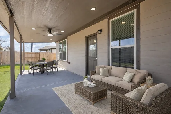 $2,300 | 519 Louis Lane, Baytown, TX 77523