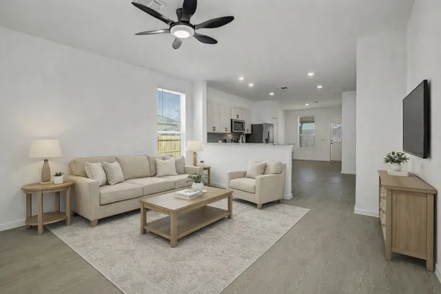 $2,500 | 519 Louis Lane, Baytown, TX 77523