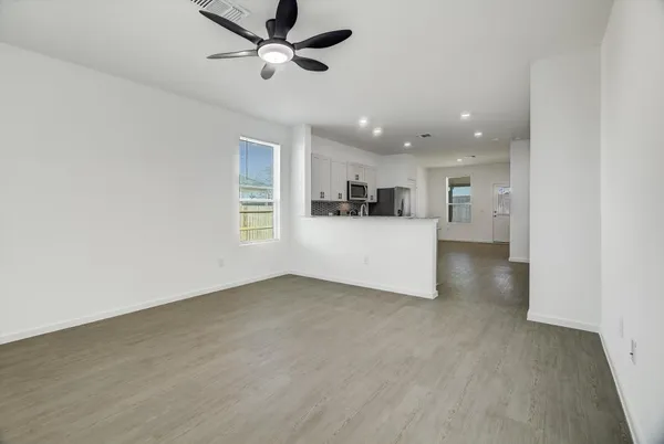 $2,300 | 519 Louis Lane, Baytown, TX 77523