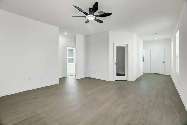 $2,300 | 519 Louis Lane, Baytown, TX 77523