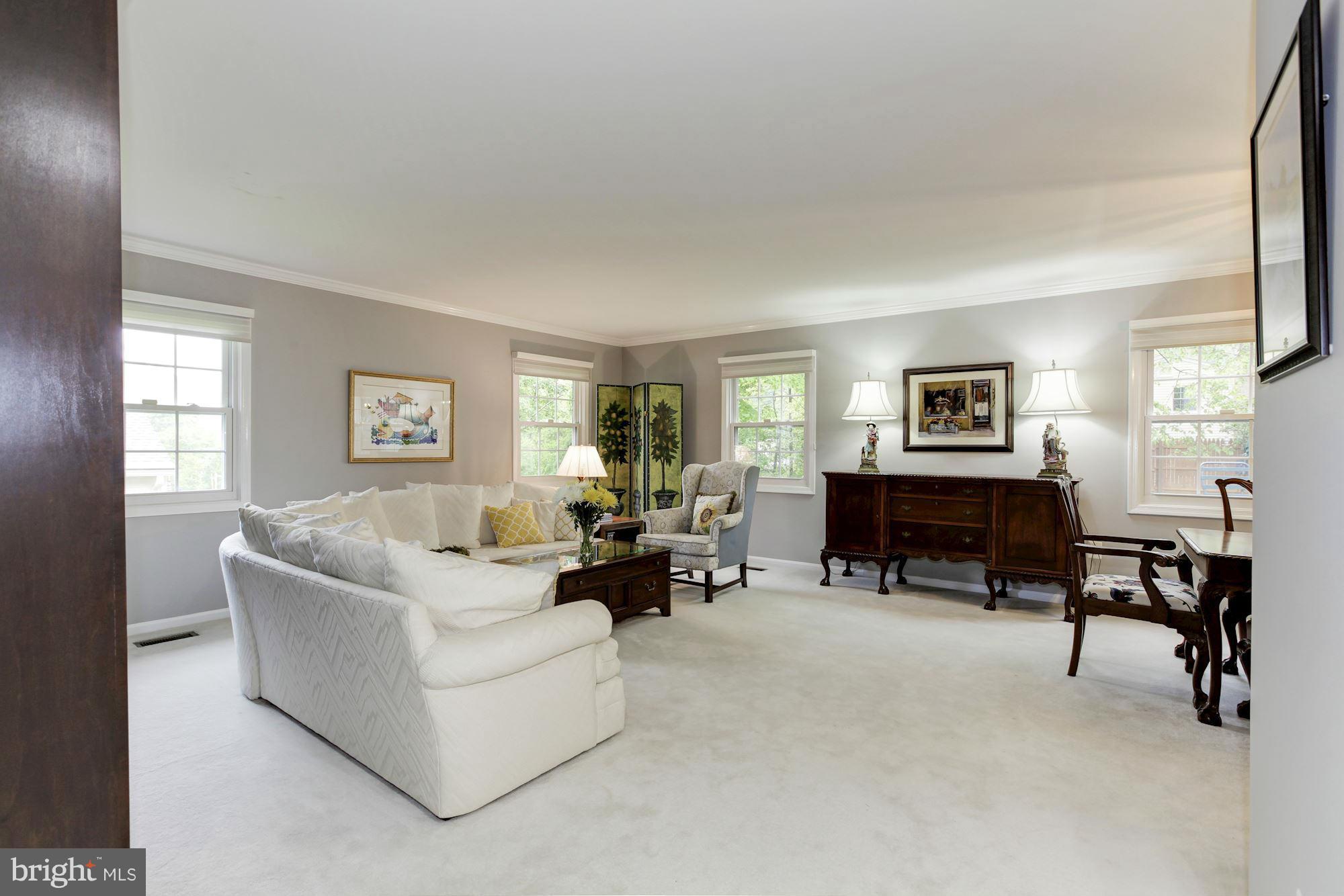 2939 Birchtree Lane Silver Spring, MD 20906 - Photo 4 of 25 Living Room