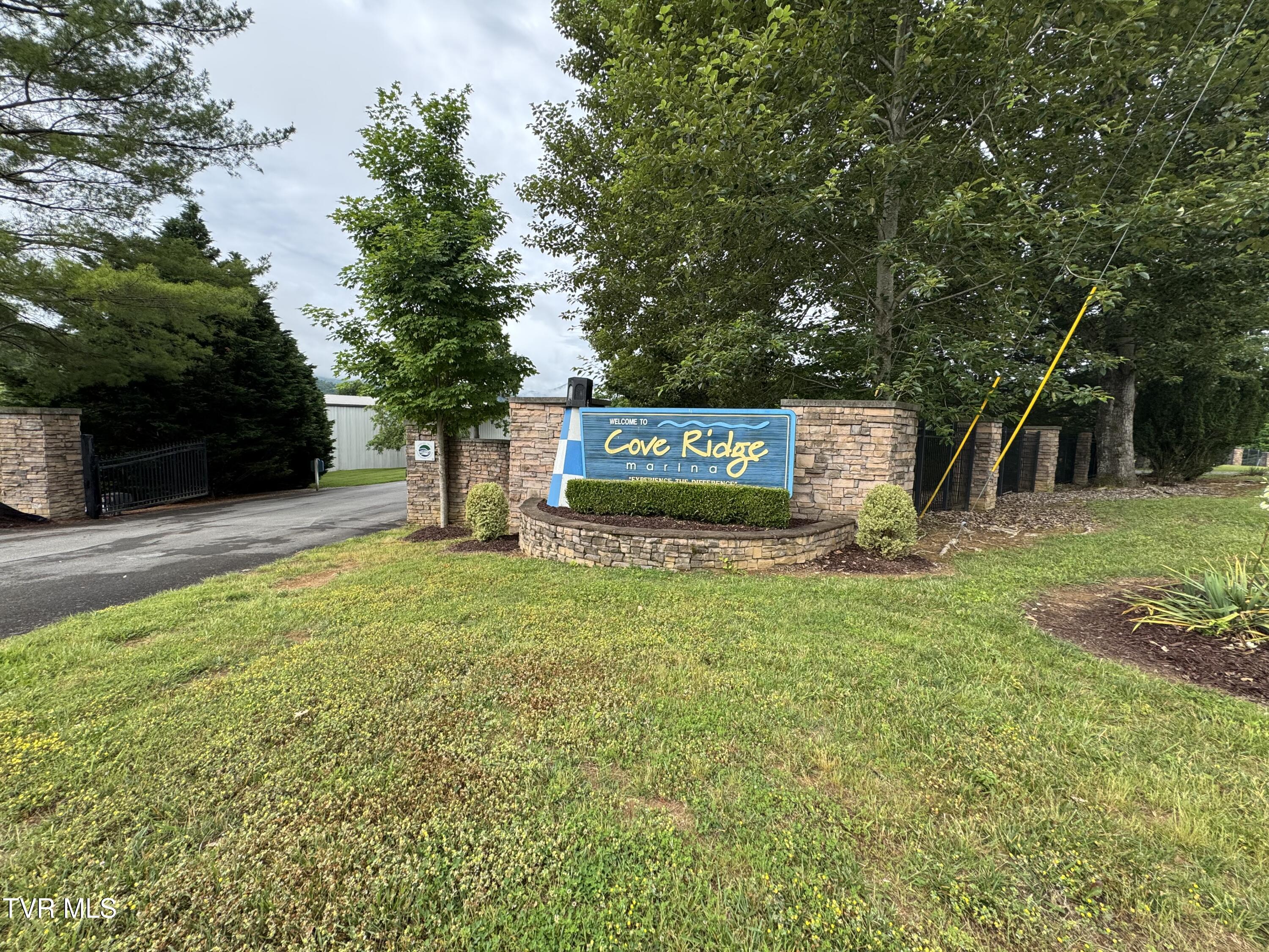 110 Forest Drive, Unit 15 Butler, TN 37640 - Photo 35 of 38 IMG_9235