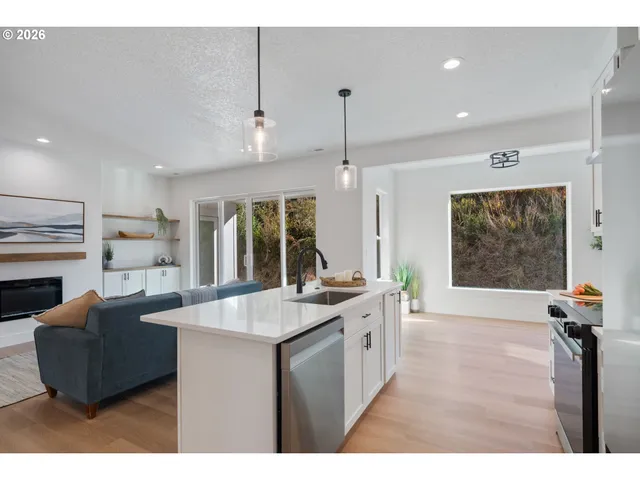 $595,000 | 5290 Netarts Highway, Tillamook, OR 97141