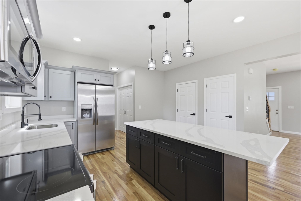 30 Goldenrod Street Springfield, MA 01109 - Photo 17 of 38