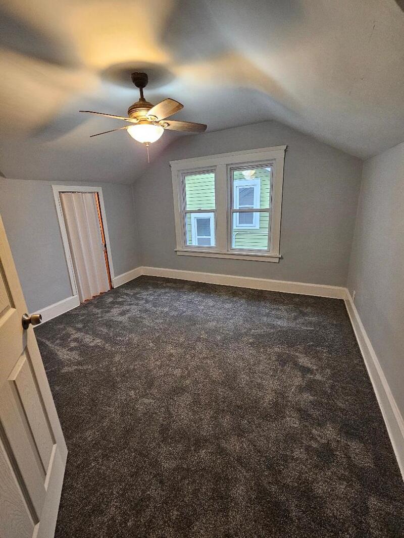 1330 Hayes Avenue Racine, WI 53405 - Photo 13 of 28 14