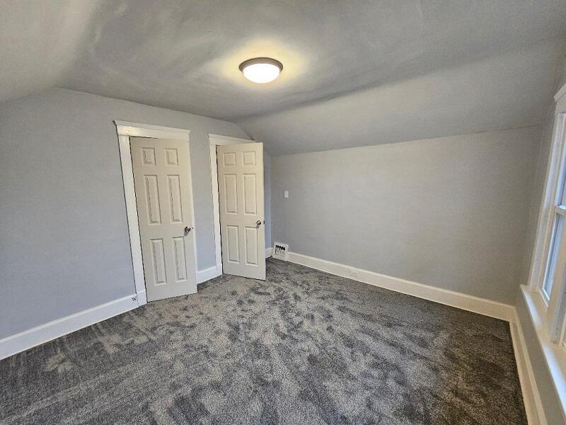 1330 Hayes Avenue Racine, WI 53405 - Photo 14 of 28 20