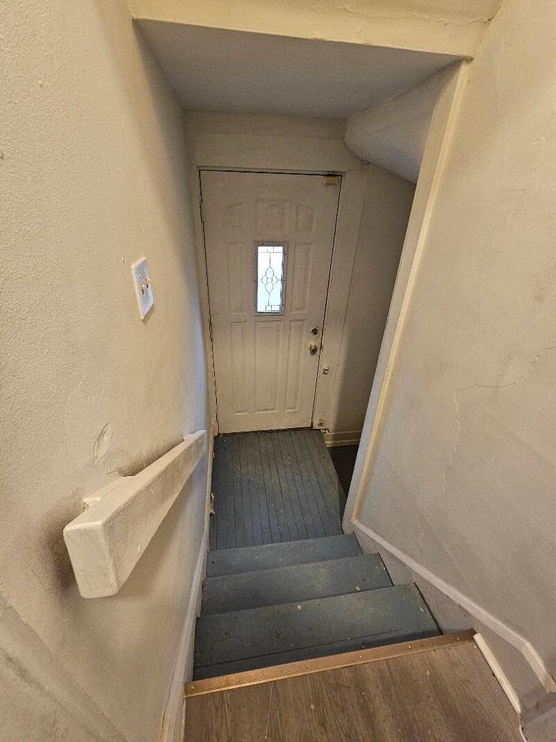 1330 Hayes Avenue Racine, WI 53405 - Photo 18 of 28 8