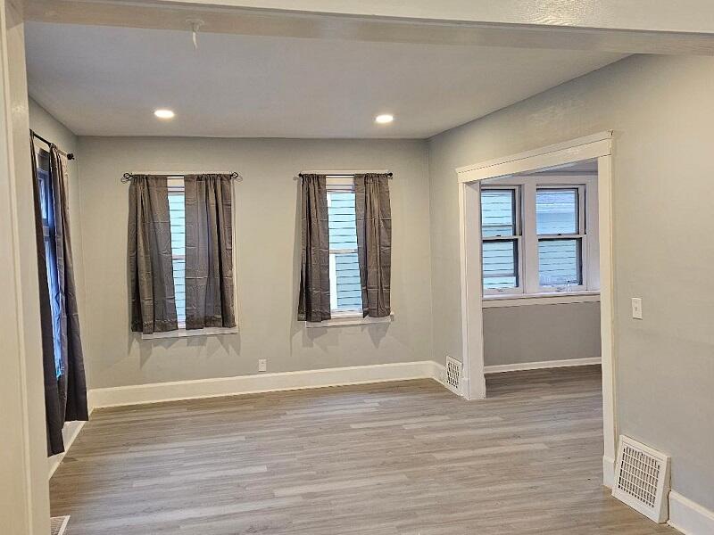 1330 Hayes Avenue Racine, WI 53405 - Photo 2 of 28 3