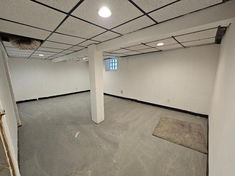 1330 Hayes Avenue Racine, WI 53405 - Photo 21 of 28 11